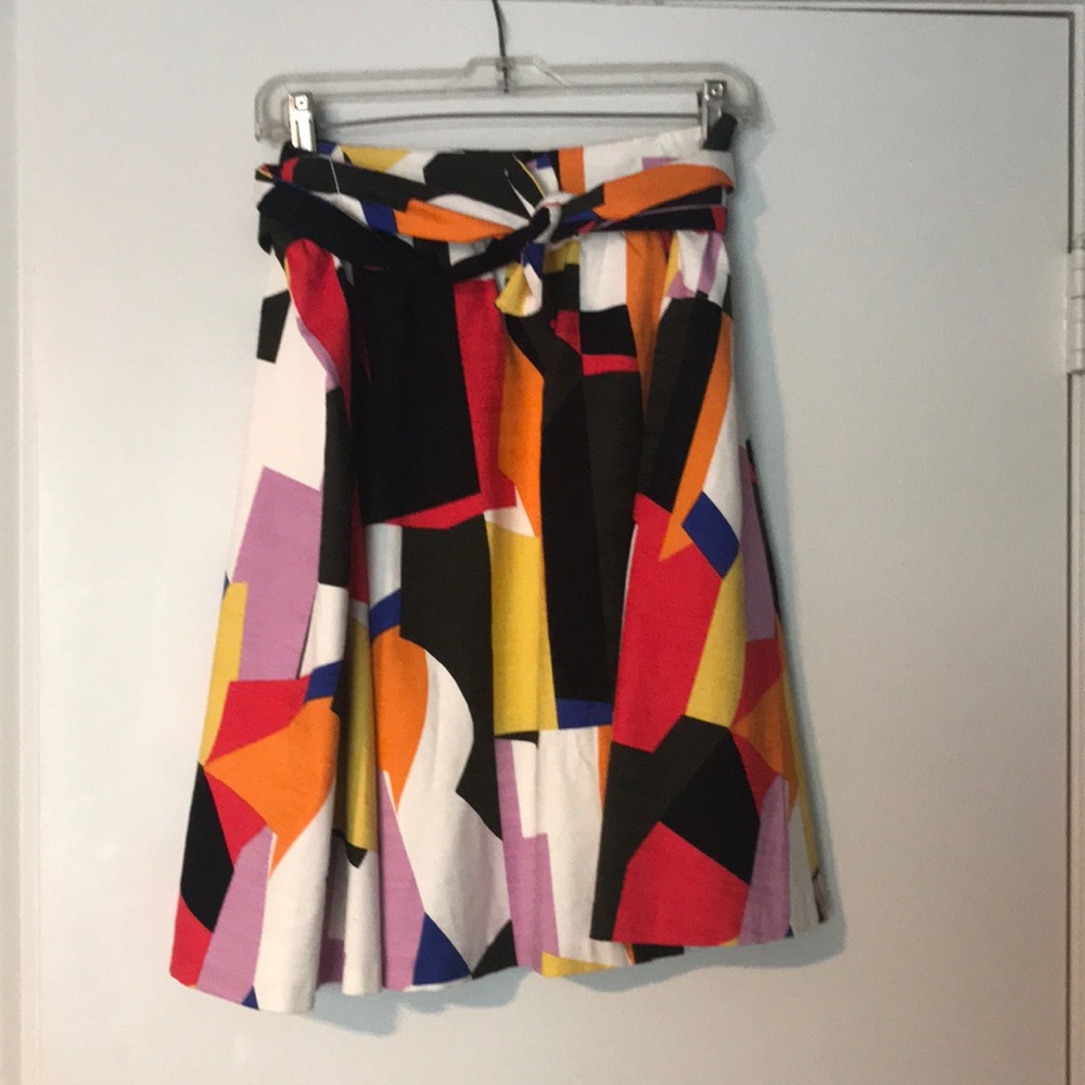 Multicolor a line skirt with matching belt to accentuate.”